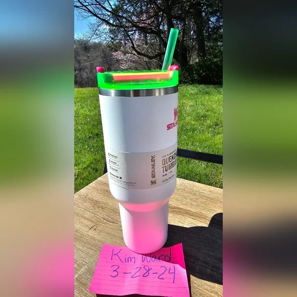 Stanley White Neon 40oz DSG EXCLUSIVE - Picture 6 of 7